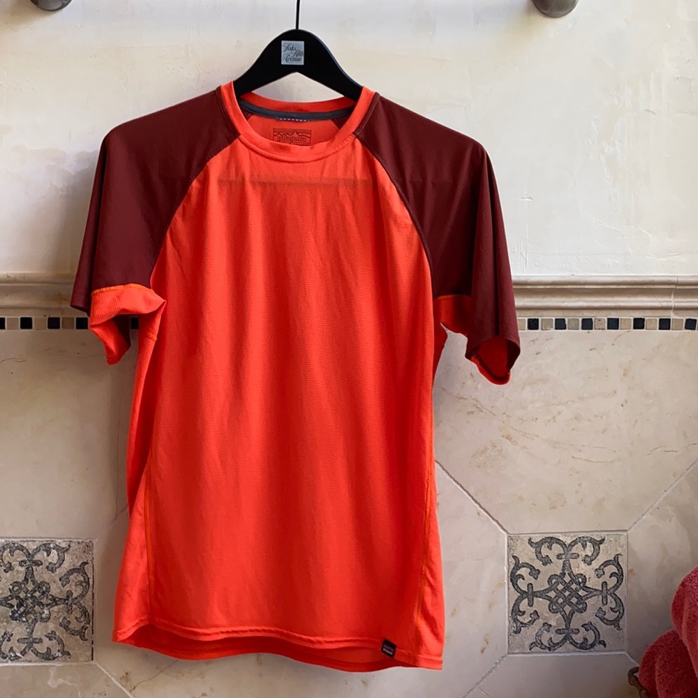 Patagonia lightweight Capeline base layer tee